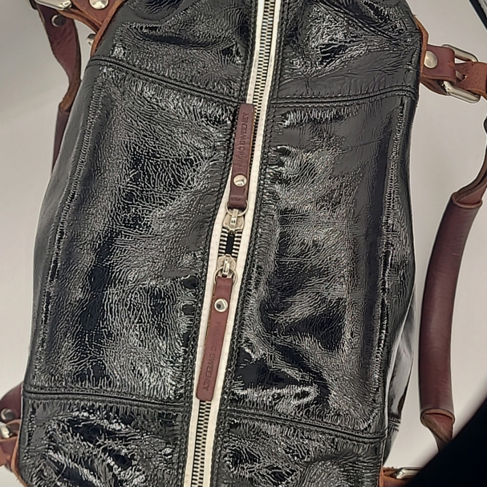 Pauric Sweeney Patent Leather Shoulder Bag. Made in Italy - Picture 8 of 11